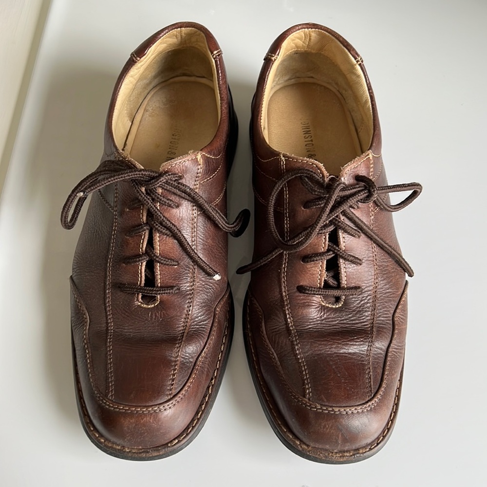 Johnston and Murphy men’s shoe